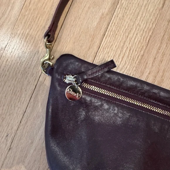 Clare V Grande fanny in Rustic plum - Picture 2 of 4